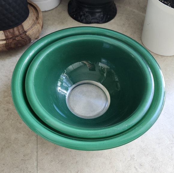 PYREX Vintage Set Of 2 Green Clear Bottom Glass Nesting Bowls Green - Picture 2 of 11